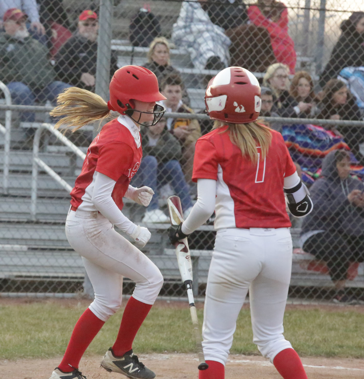 Gallery Bulldogs vs Trojans in softball